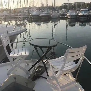  Bateau-hôtel Location Bateau Port Vauban France